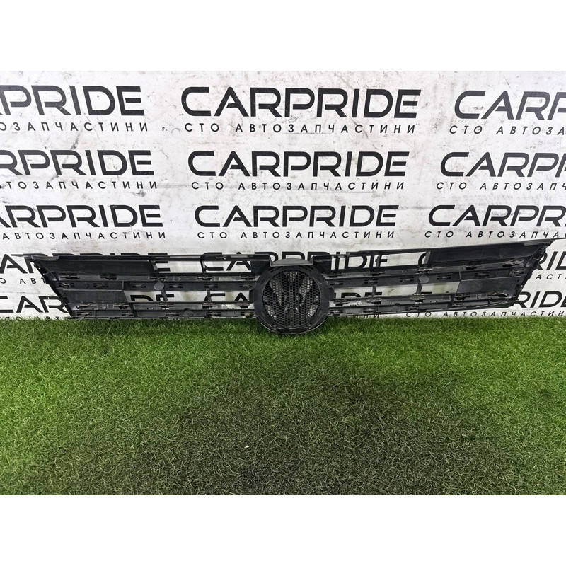 Решетка радиатора (наружные элементы кузова) Volkswagen Touareg NF 2011 3.6 7P6853651AZLL