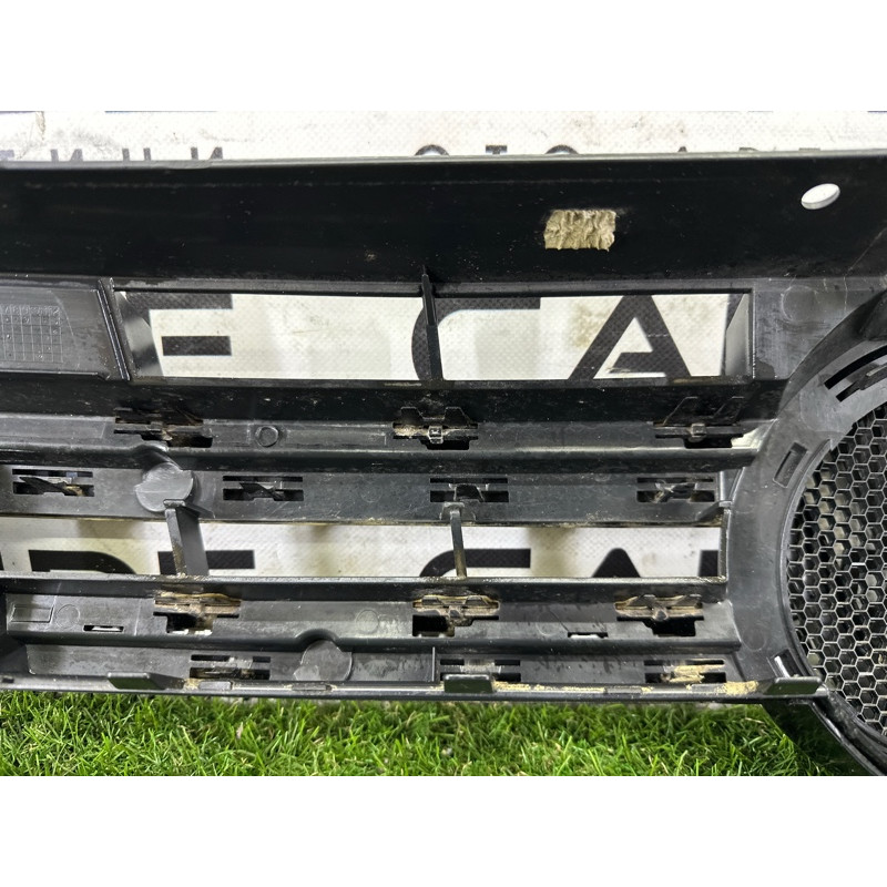 Решетка радиатора (наружные элементы кузова) Volkswagen Touareg NF 2011 3.6 7P6853651AZLL