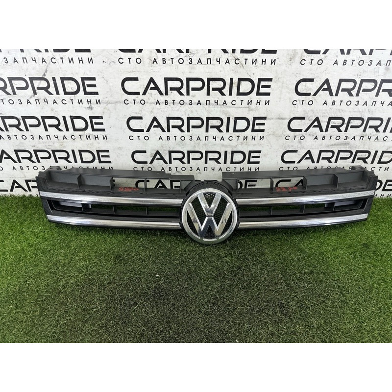 Решетка радиатора (наружные элементы кузова) Volkswagen Touareg NF 2013 3.6 7P6853651AZLL