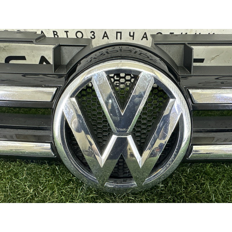 Решетка радиатора (наружные элементы кузова) Volkswagen Touareg NF 2013 3.6 7P6853651AZLL