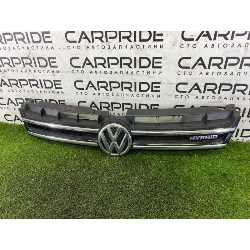 Решетка радиатора (наружные элементы кузова) Volkswagen Touareg NF 2013 3.0 Hybrid 7P6853651AZLL