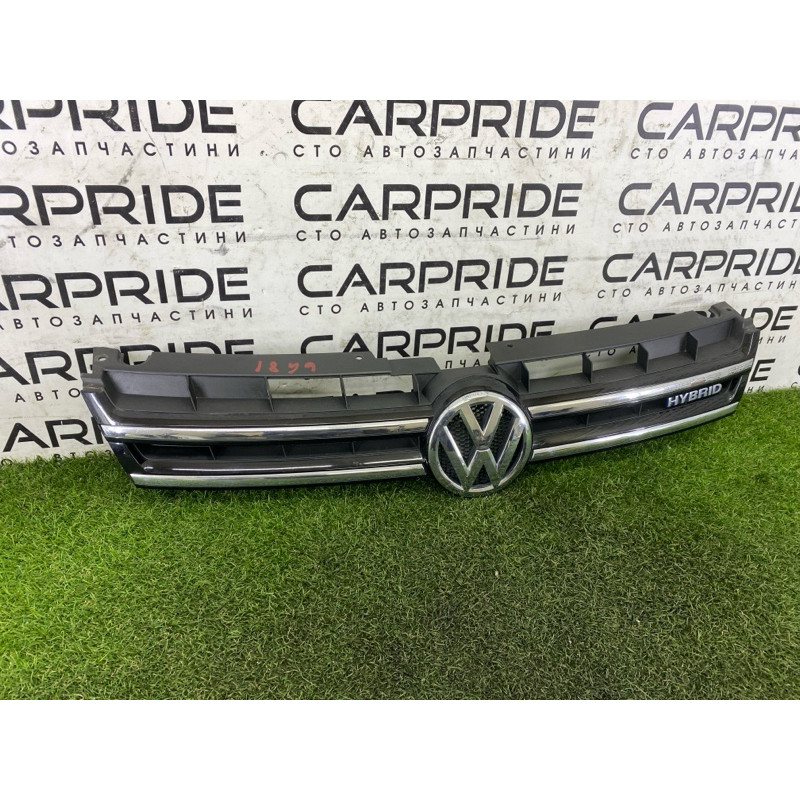 Решетка радиатора (наружные элементы кузова) Volkswagen Touareg NF 2013 3.0 Hybrid 7P6853651AZLL