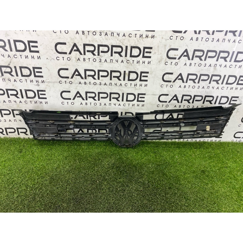 Решетка радиатора (наружные элементы кузова) Volkswagen Touareg NF 2013 3.0 Hybrid 7P6853651AZLL