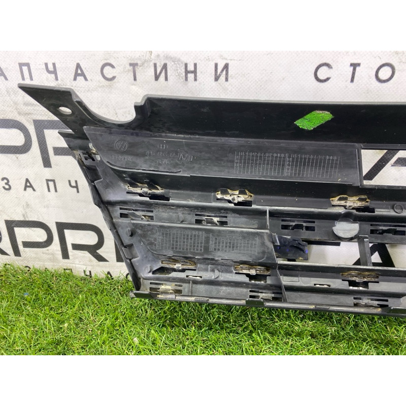 Решетка радиатора (наружные элементы кузова) Volkswagen Touareg NF 2013 3.0 Hybrid 7P6853651AZLL