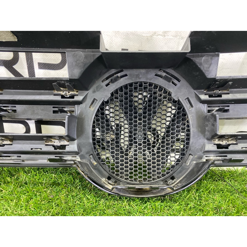 Решетка радиатора (наружные элементы кузова) Volkswagen Touareg NF 2013 3.0 Hybrid 7P6853651AZLL
