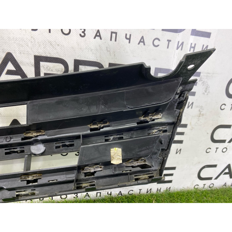 Решетка радиатора (наружные элементы кузова) Volkswagen Touareg NF 2013 3.0 Hybrid 7P6853651AZLL