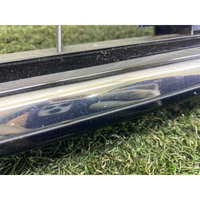 Решетка радиатора (наружные элементы кузова) Volkswagen Touareg NF 2013 3.0 Hybrid 7P6853651AZLL