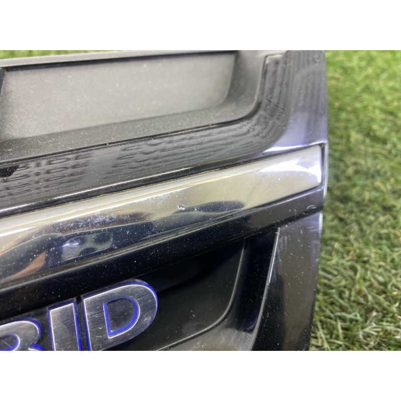 Решетка радиатора (наружные элементы кузова) Volkswagen Touareg NF 2013 3.0 Hybrid 7P6853651AZLL