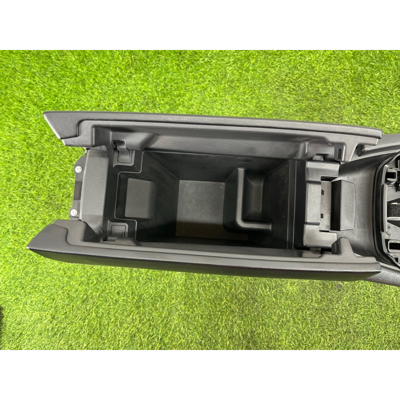 Центральная консоль (салон) Nissan Rogue T33 2023 1.5 KR15DDT 969106RR4A