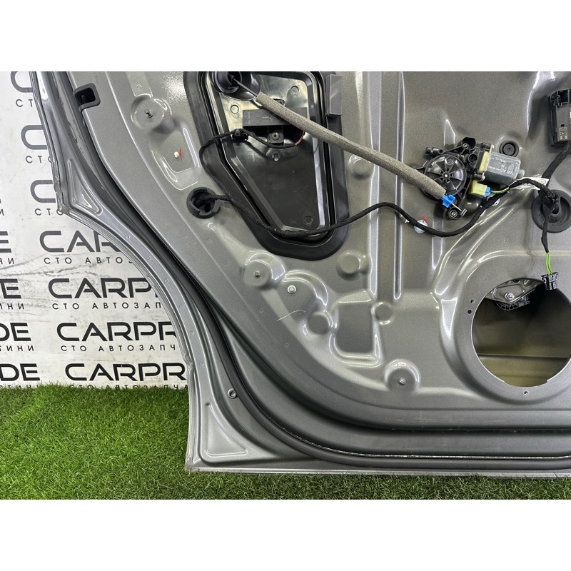 Дверь (наружные элементы кузова) AUDI Q7 4M 2017 2.0 TFSI 4M0833051E