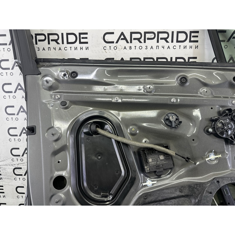 Дверь (наружные элементы кузова) AUDI Q7 4M 2017 2.0 TFSI 4M0831051F