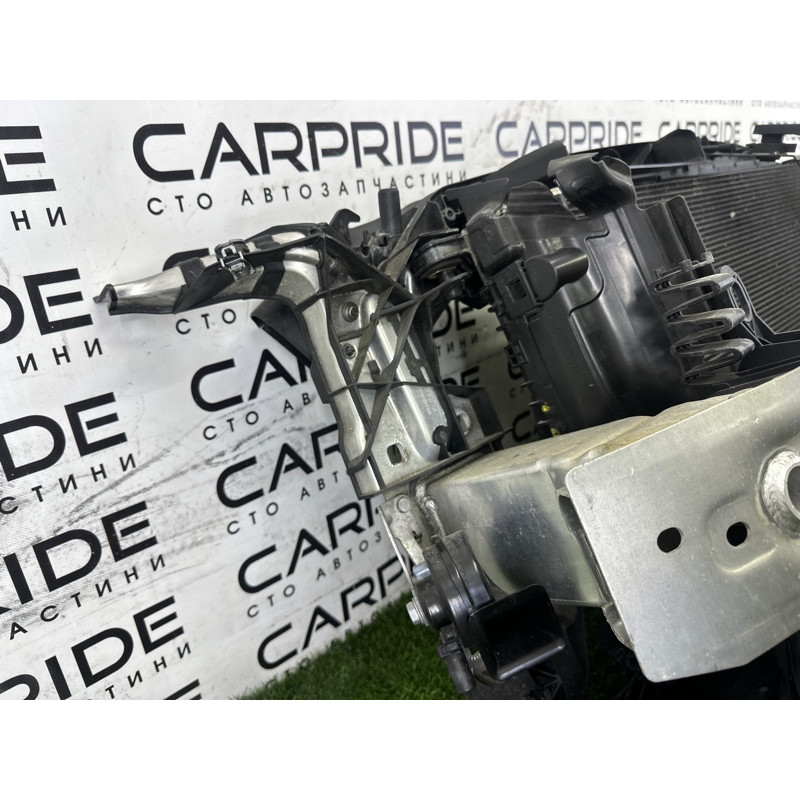 Телевизор (передняя часть кузова) (наружные элементы кузова) AUDI A4 B9 2017 2.0 TFSI 8W0805594