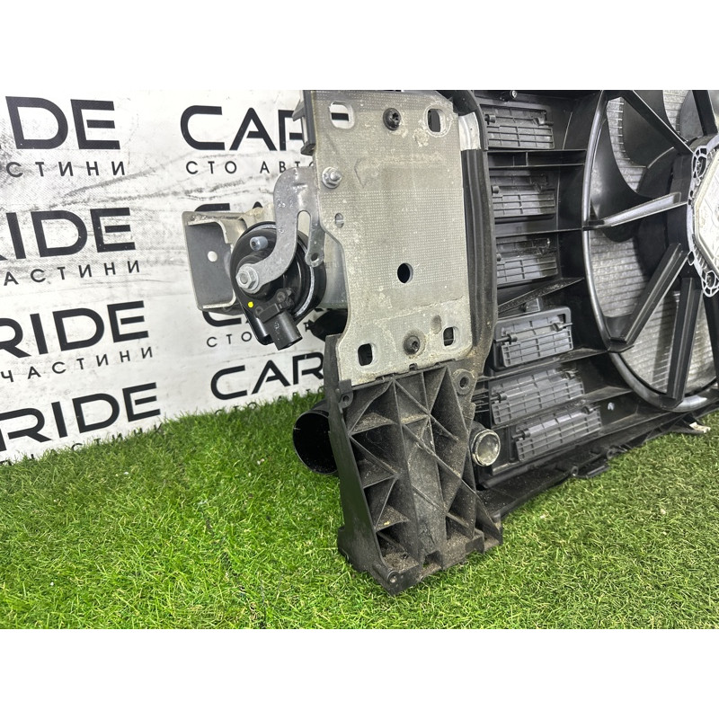 Телевизор (передняя часть кузова) (наружные элементы кузова) AUDI A4 B9 2017 2.0 TFSI 8W0805594