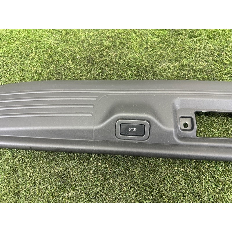 Обшивка крышки багажника (салон) LAND ROVER Range Rover L405 2016 5.0 LR038140