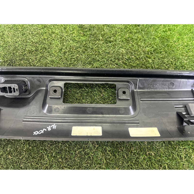 Обшивка крышки багажника (салон) LAND ROVER Range Rover L405 2016 5.0 LR038140