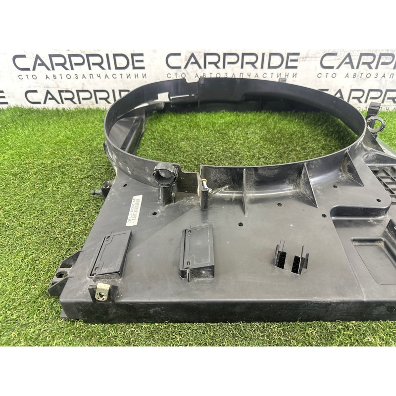 Диффузор радіатора (кузов и элементы) LAND ROVER Range Rover L405 2016 5.0 LR082989