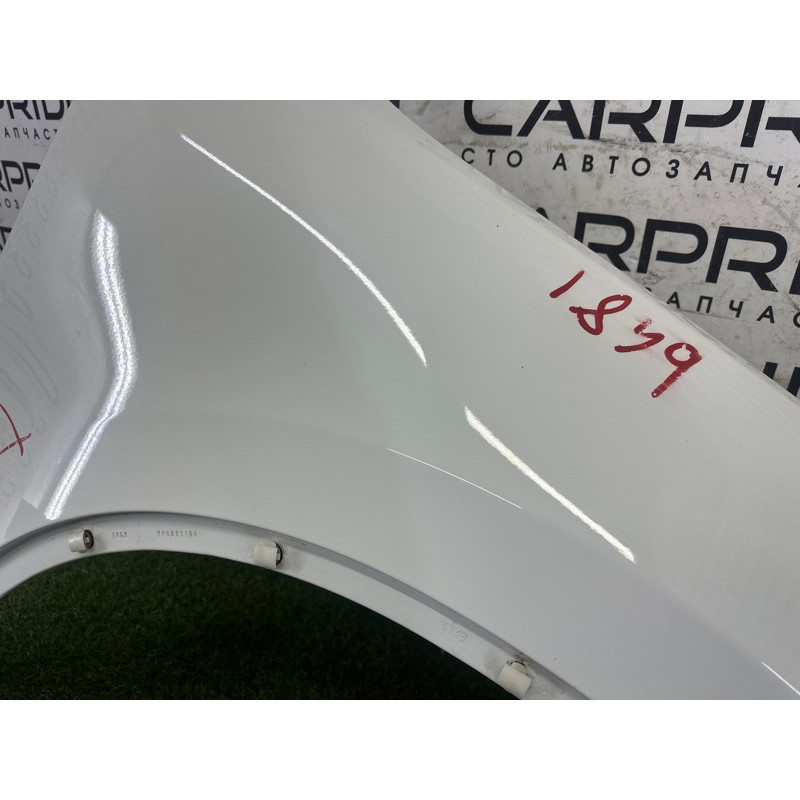 Крыло (наружные элементы кузова) Volkswagen Touareg NF 2013 3.0 Hybrid 7P6821106E