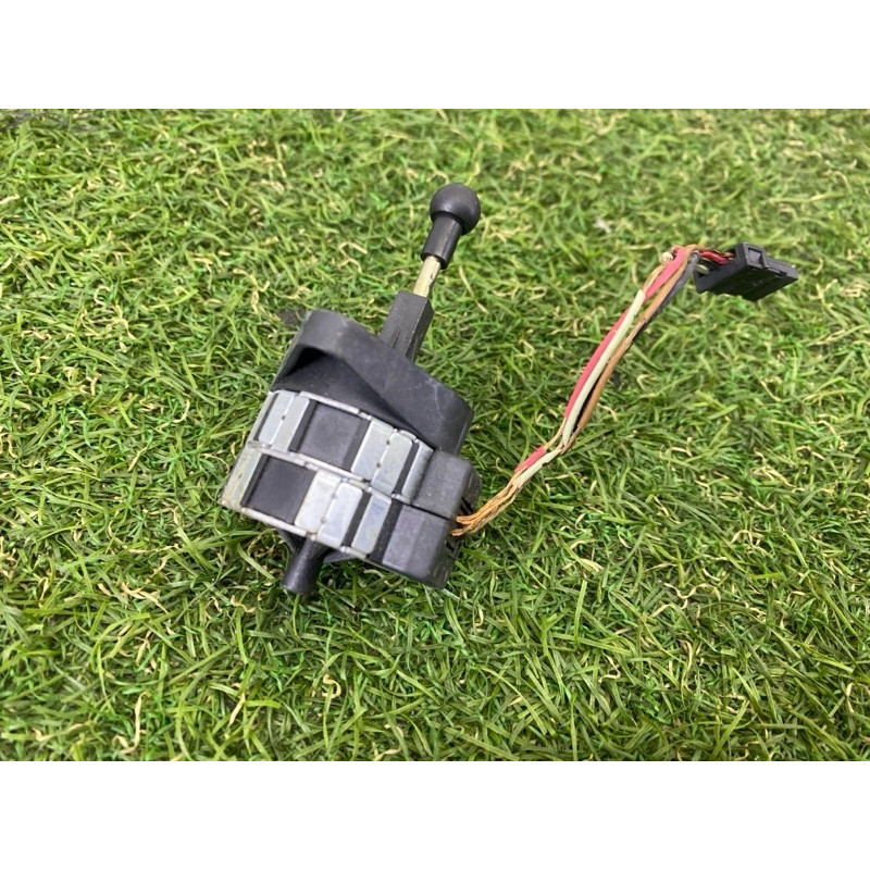 Моторчик регулировки фар (электрика) Bmw X3 E83 1307220031