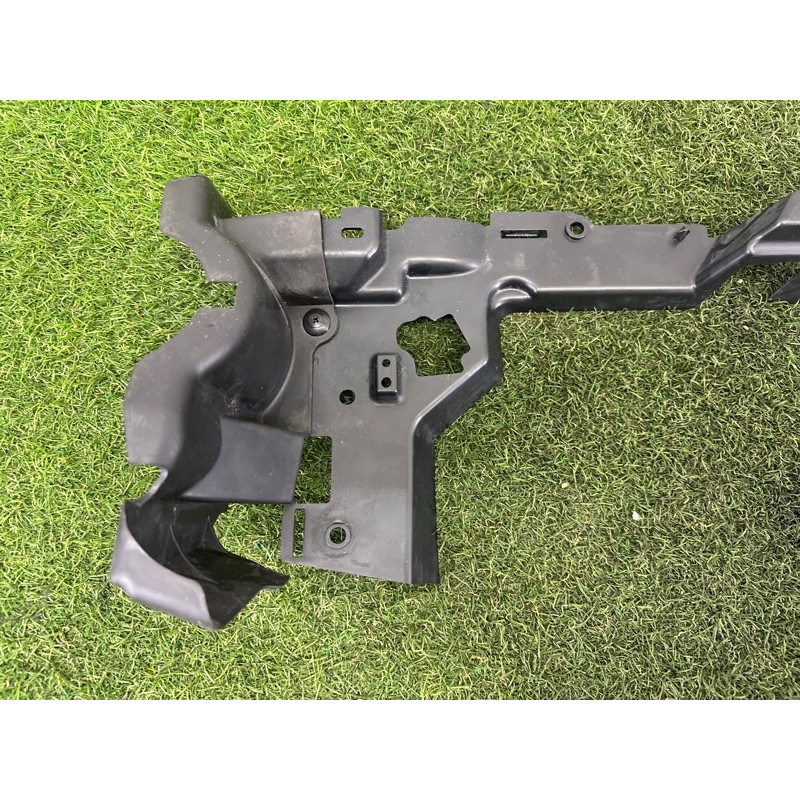 Диффузор радіатора (кузов и элементы) LAND ROVER Range Rover L405 2016 5.0 LR033414