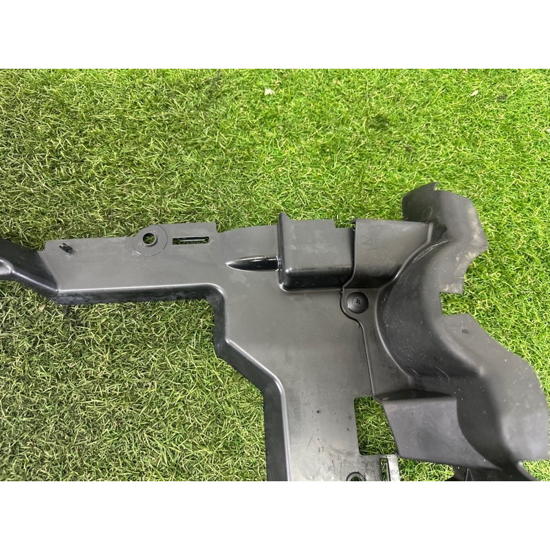 Диффузор радіатора (кузов и элементы) LAND ROVER Range Rover L405 2016 5.0 LR033414