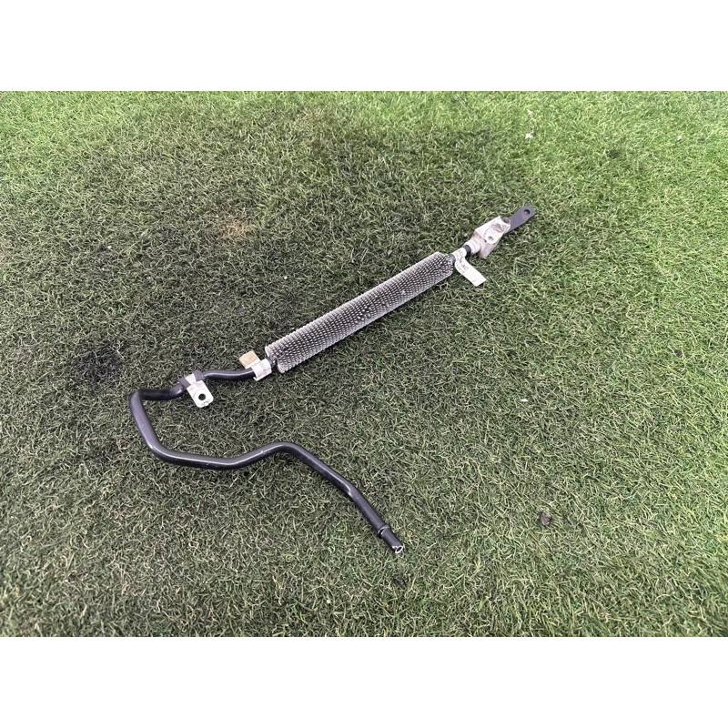 Масляний радіатор (система охлаждения) LAND ROVER Range Rover L405 2016 5.0 LR061669