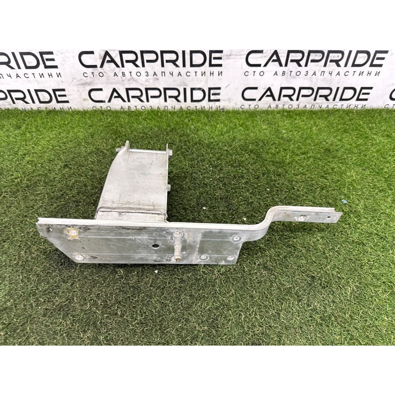 Кронштейн усилителя бампера (стекла и зеркала) BMW X5 F15 2015 4.4 51117325324