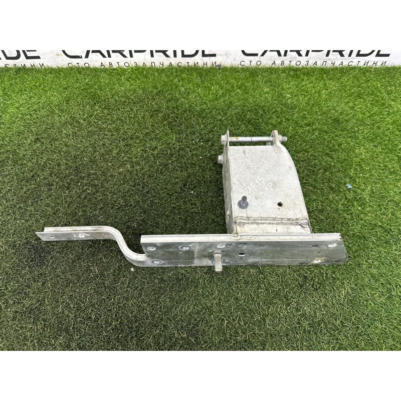 Кронштейн усилителя бампера (стекла и зеркала) BMW X5 F15 2015 4.4 51117325324