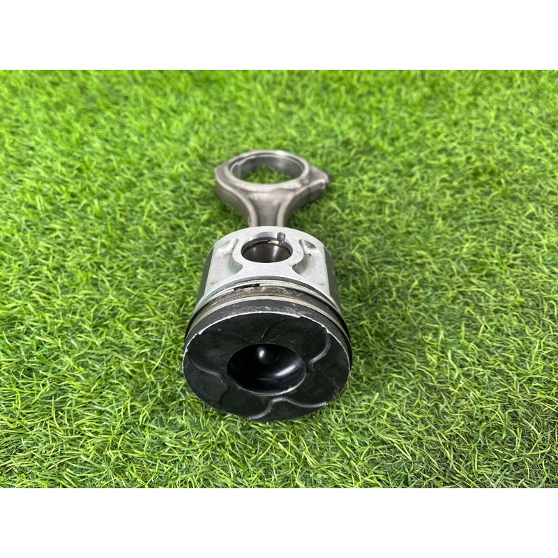 Поршень (двигатель и элементы) AUDI A6 C5 2001 2.5 AKE