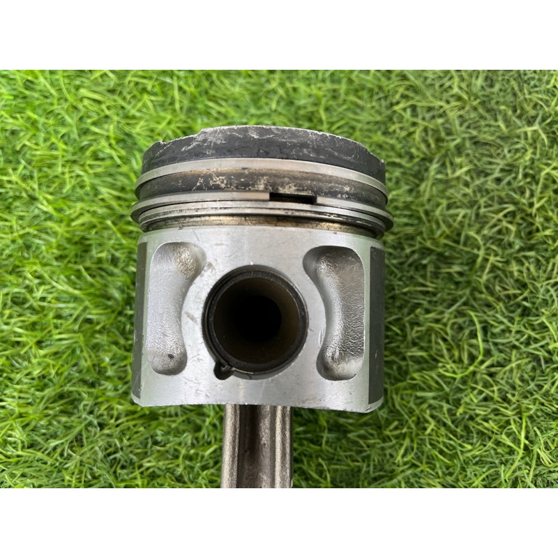 Поршень (двигатель и элементы) AUDI A6 C5 2001 2.5 AKE