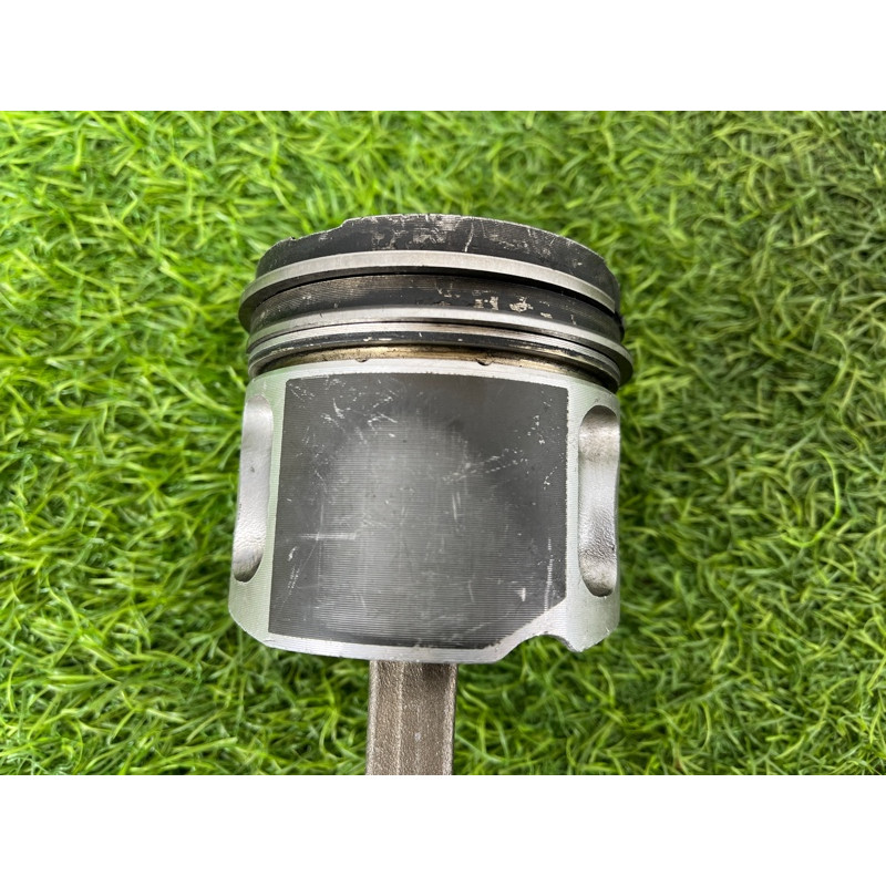 Поршень (двигатель и элементы) AUDI A6 C5 2001 2.5 AKE