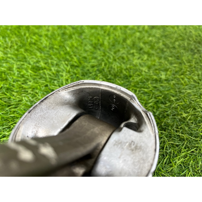 Поршень (двигатель и элементы) AUDI A6 C5 2001 2.5 AKE