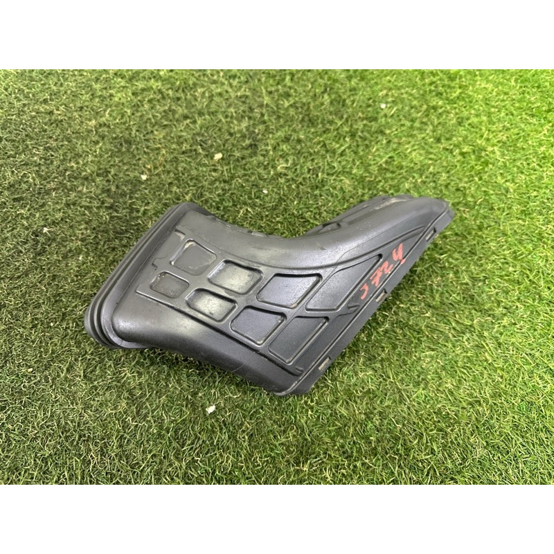 Патрубок воздушного фильтра (впускная система) AUDI A4 B8 2014 2.0 TFSI 8R0129739A