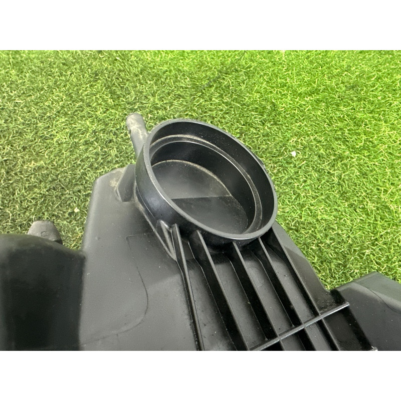 Корпус воздушного фильтра (впускная система) AUDI A4 B8 2013 2.0 TFSI 8K0133837BJ