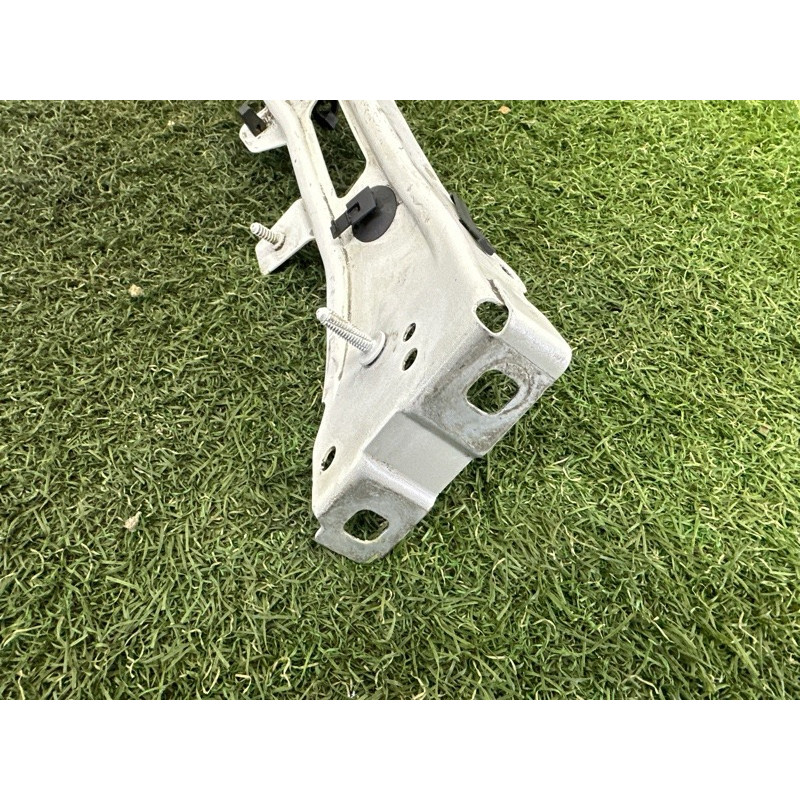 Крепление крыла (кузов и элементы) AUDI A4 B9 2017 2.0 TFSI 8W0821136C