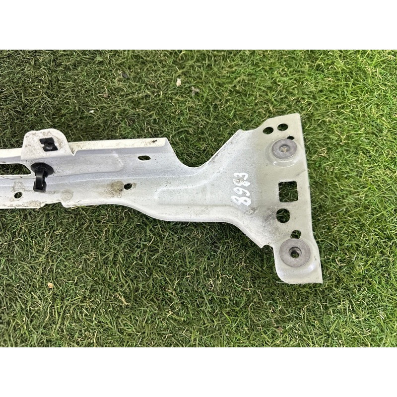 Крепление крыла (кузов и элементы) AUDI A4 B9 2017 2.0 TFSI 8W0821135C