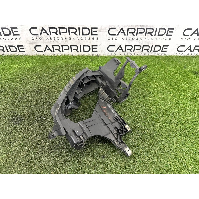 Кронштейн фары (кузов и элементы) AUDI A4 B8 2014 2.0 TFSI 8K0805607B