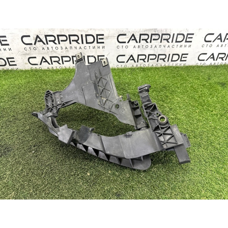 Кронштейн фары (кузов и элементы) AUDI A4 B8 2014 2.0 TFSI 8K0805607B