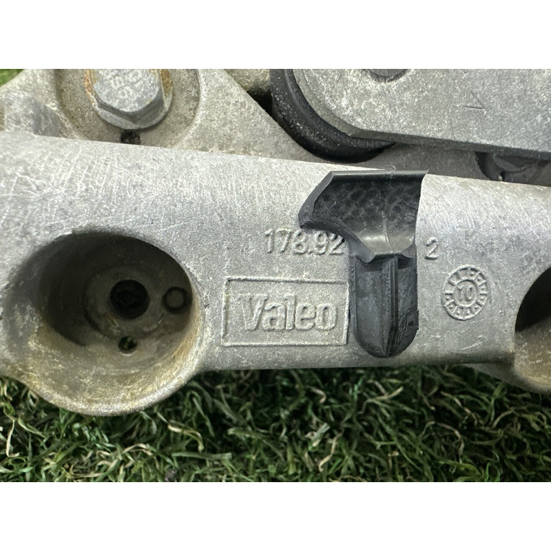 Трапеция дворников (кузов и элементы) AUDI Q7 4L 2011 3.0 TFSi 4L1955023F