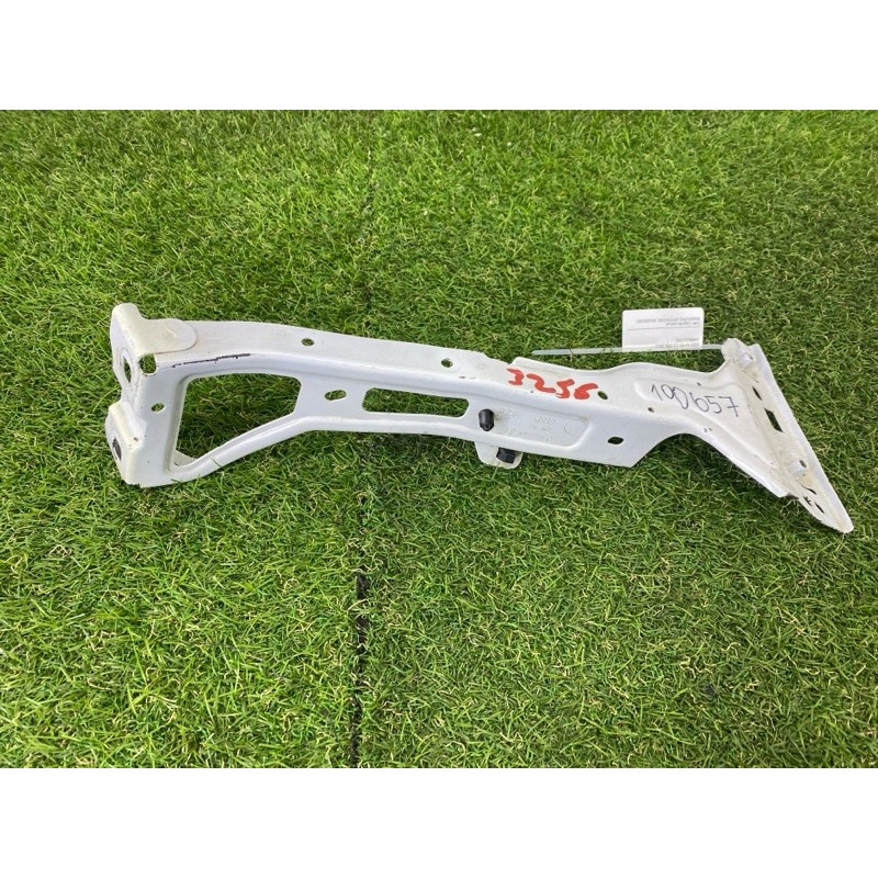 Крепление крыла (кузов и элементы) AUDI A4 B9 2017 2.0 TFSI 8W0821135C