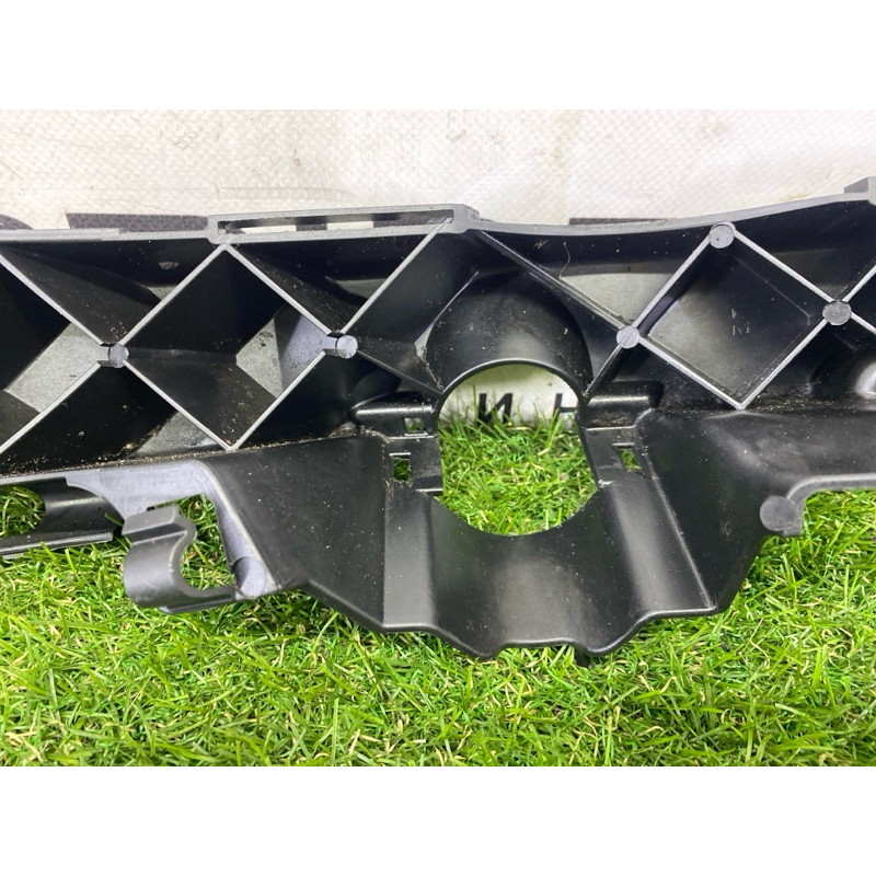 Кронштейн фары (кузов и элементы) BMW 3-series E90 2010 3.0 N54 51647138401