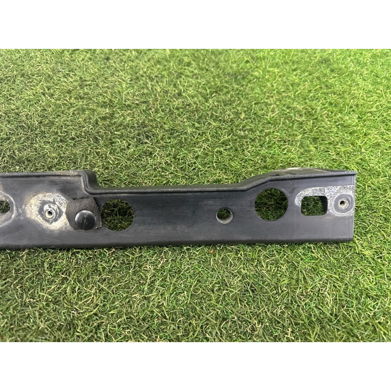 Кріплення крила (кузов и элементы) LAND ROVER Range Rover L405 2016 5.0 LR056963