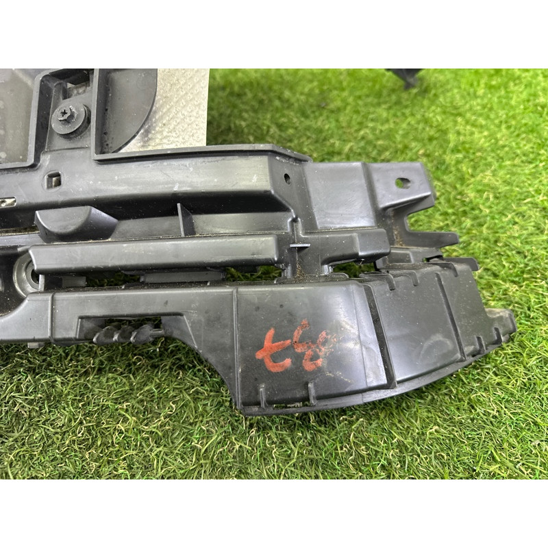 Кріплення бампера (кузов и элементы) LAND ROVER Range Rover L405 2016 5.0 LR076516