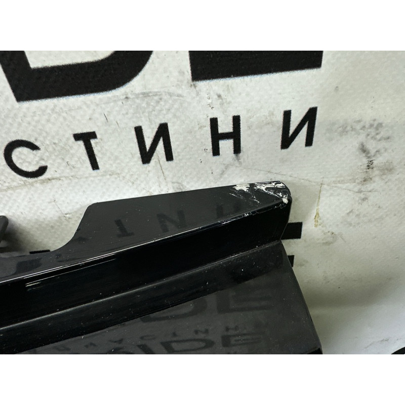 Решетка радиатора (наружные элементы кузова) LAND ROVER Range Rover Evoque L538 2016 2.0 LR074252