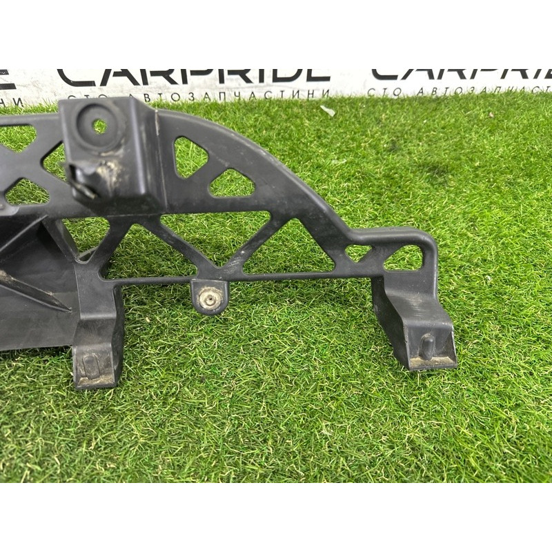 Кріплення бампера (кузов і елементи) AUDI Q7 4L 2011 3.0 TFSi 4L0807329