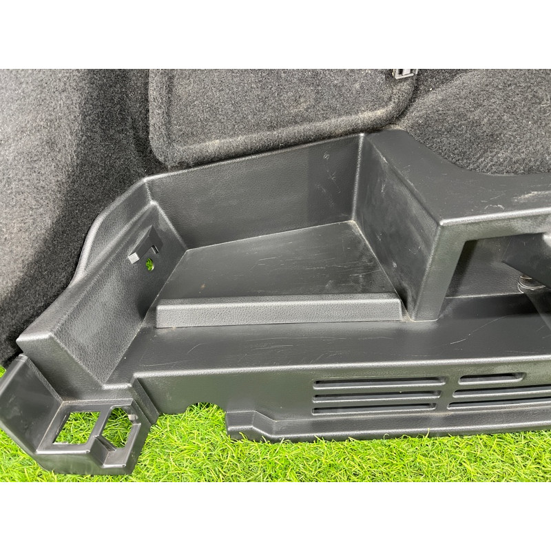 Обшивка багажника (салон) Nissan Rogue T33 2023 1.5 KR15DDT 849516RR8A