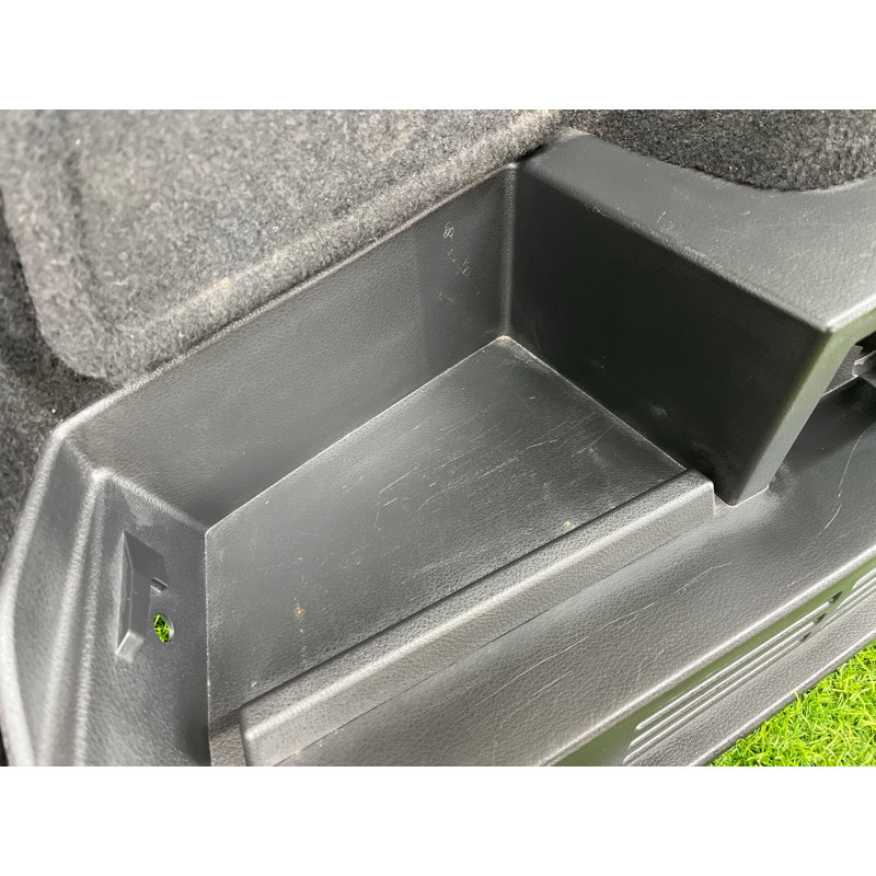 Обшивка багажника (салон) Nissan Rogue T33 2023 1.5 KR15DDT 849516RR8A