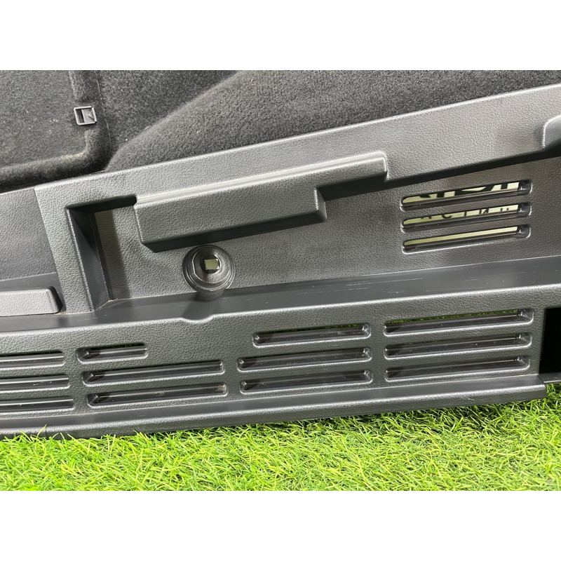 Обшивка багажника (салон) Nissan Rogue T33 2023 1.5 KR15DDT 849516RR8A