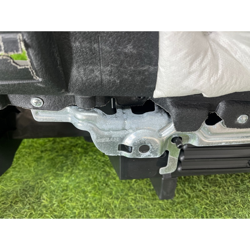 Обшивка багажника (салон) Nissan Rogue T33 2023 1.5 KR15DDT 849516RR8A