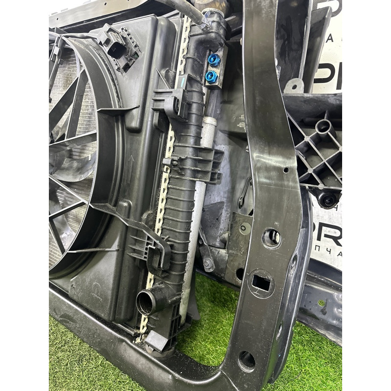 Телевизор (передняя часть кузова) (наружные элементы кузова) Jeep Grand Cherokee WK2 2018 3.6 5156113AA