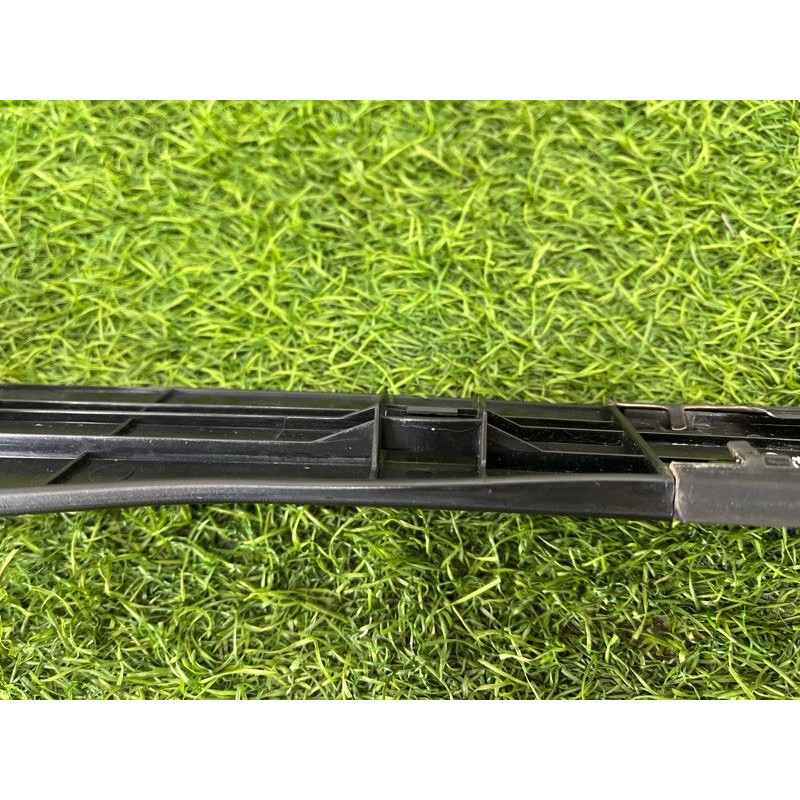 Молдинг на дах (кузов і елементи) Nissan Rogue T33 2023 1.5 KR15DDT 738526RA0A